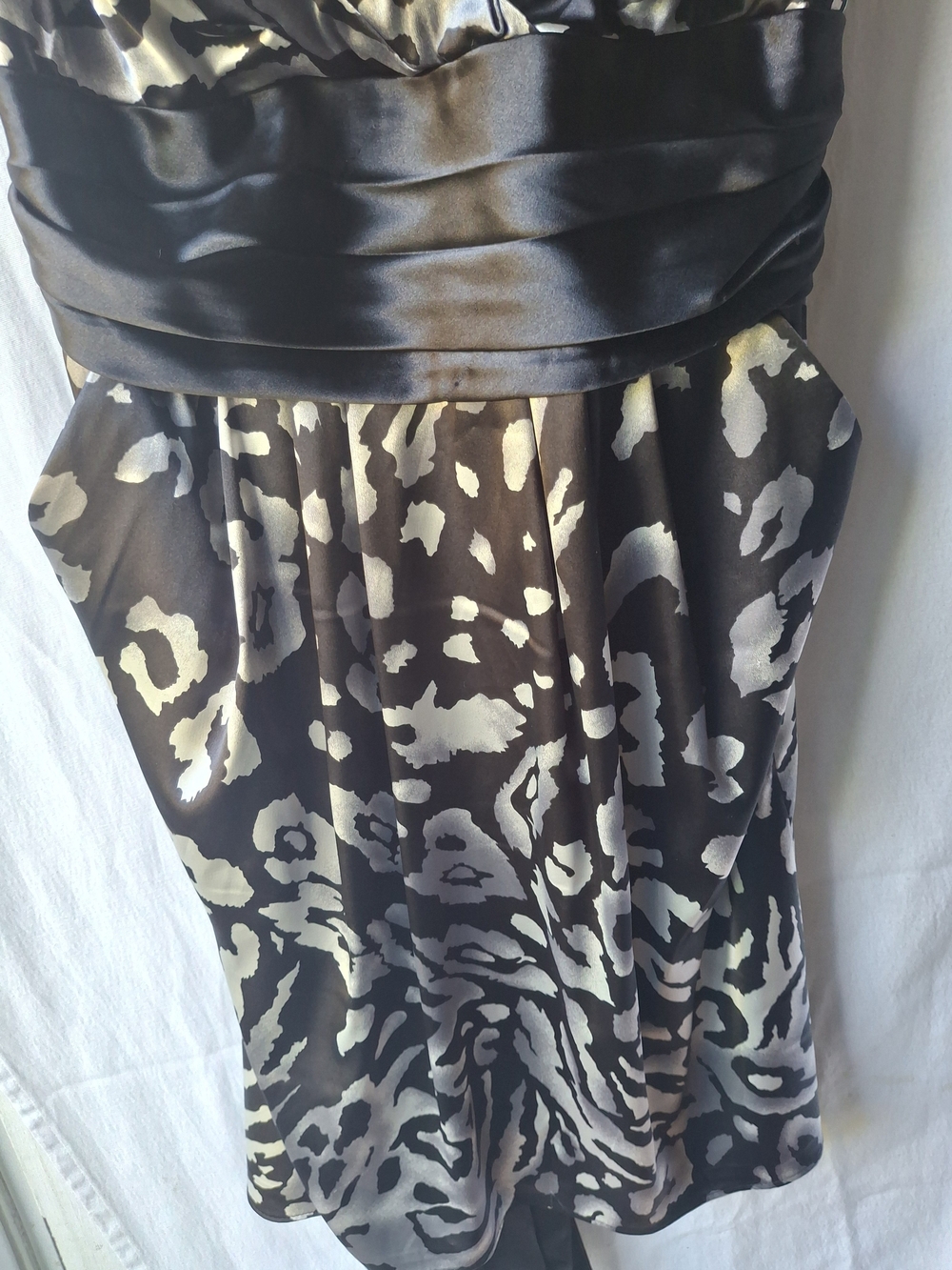 Onyx Black andSilver Animal Print V-Neck Dress - Picture 4 of 10